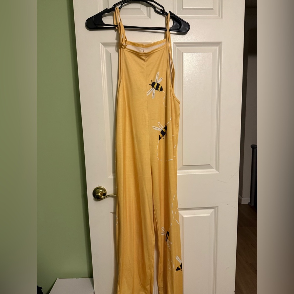 Yellow jumpsuit with Bee Print
